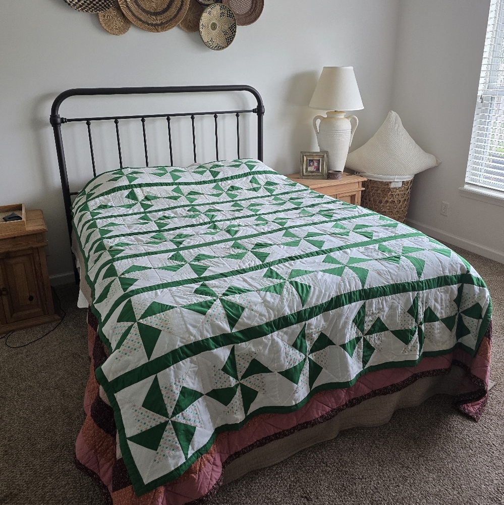 Green and White Pinwheel Quilt